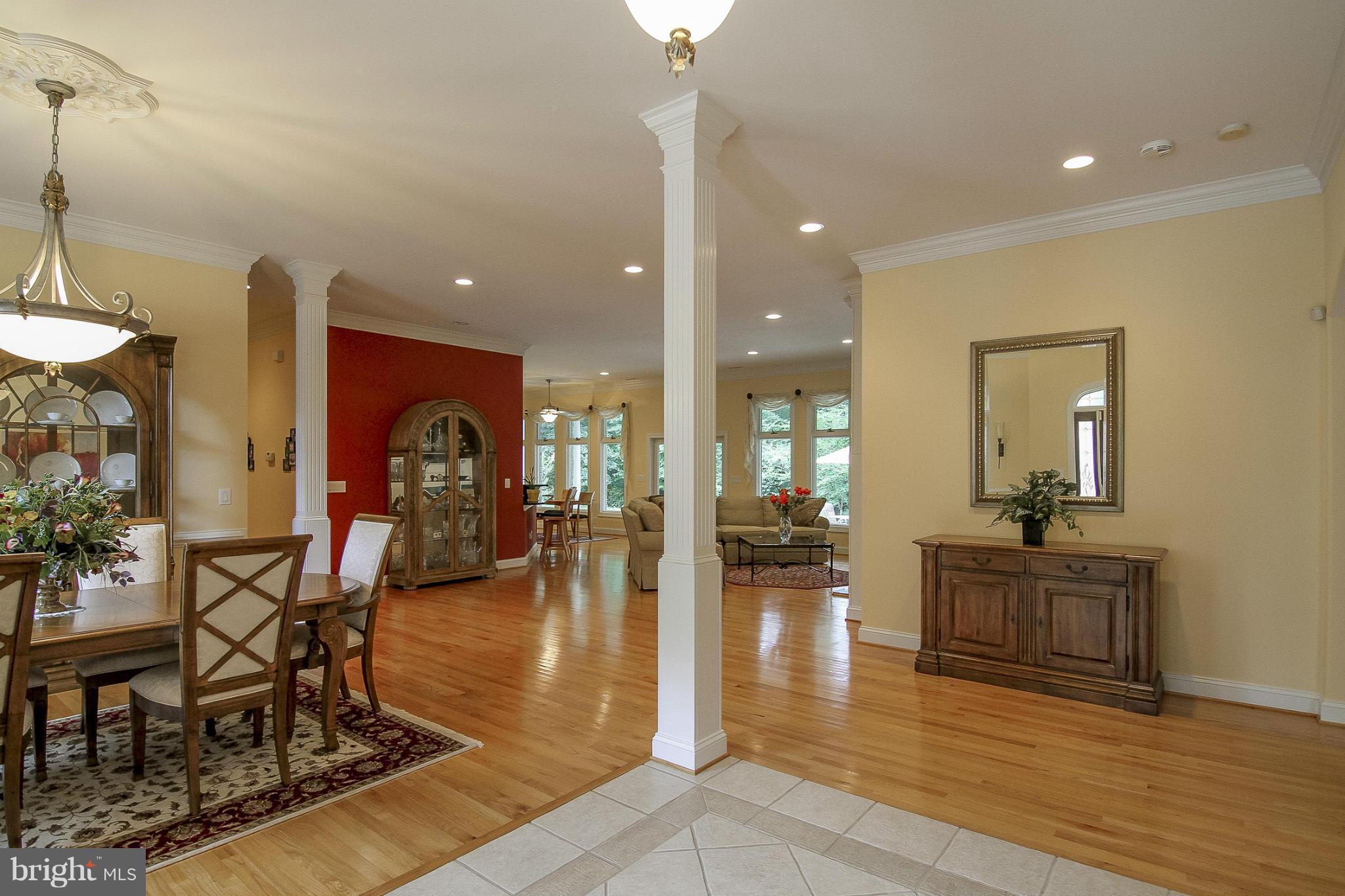 17 Beaver Ridge Road Stafford, VA 22556 - Photo 30 of 30 Entry View of Open Floor Plan, HW Floors & Crown
