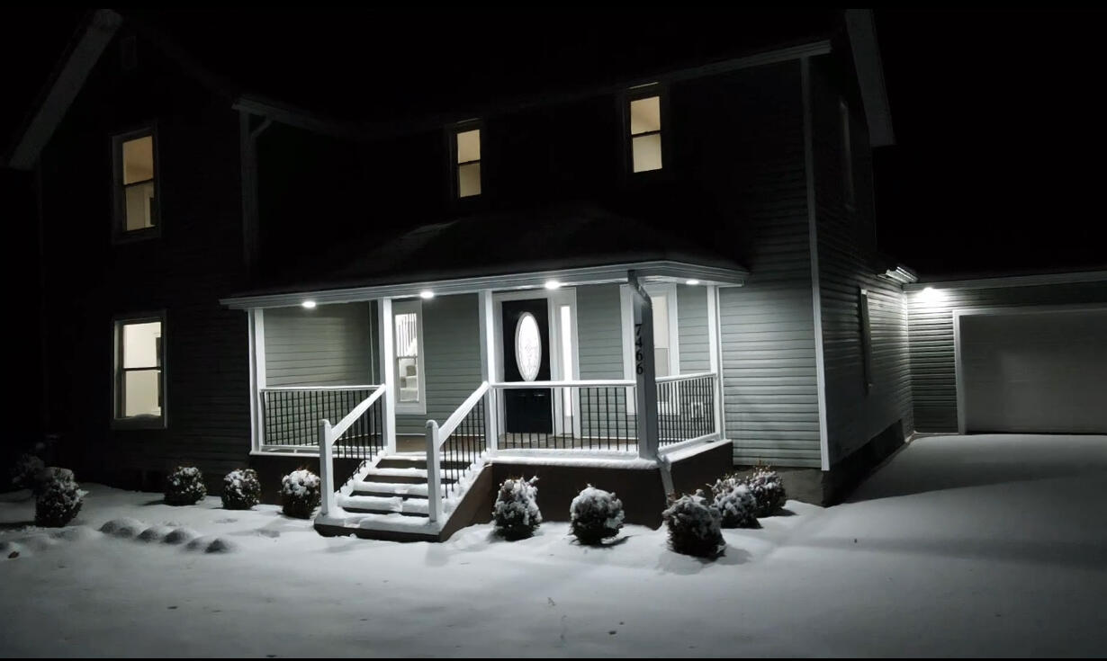 7466 Bunkerhill Road Jackson, MI 49201 - Photo 2 of 30 IMG_2605