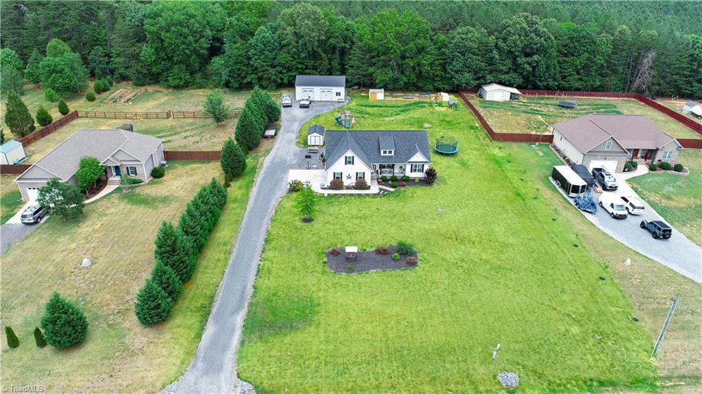 285 Washburn Road Madison, NC 27025 - Photo 4 of 24