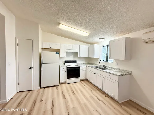 $1,075 | 8617 East Yavapai Road, Unit 1, Prescott Valley, AZ 86314