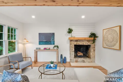 $1,475,000 | 7 Raymond Heights, Darien, CT 06820