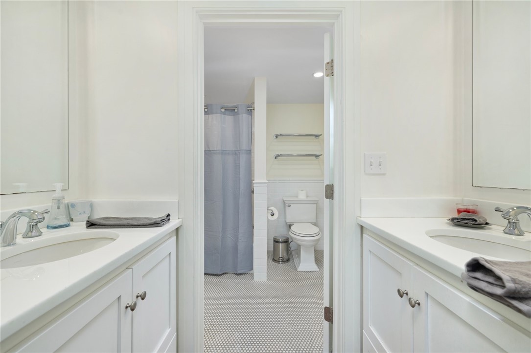 21 Ocean Heights Road Newport, RI 02840 - Photo 15 of 41