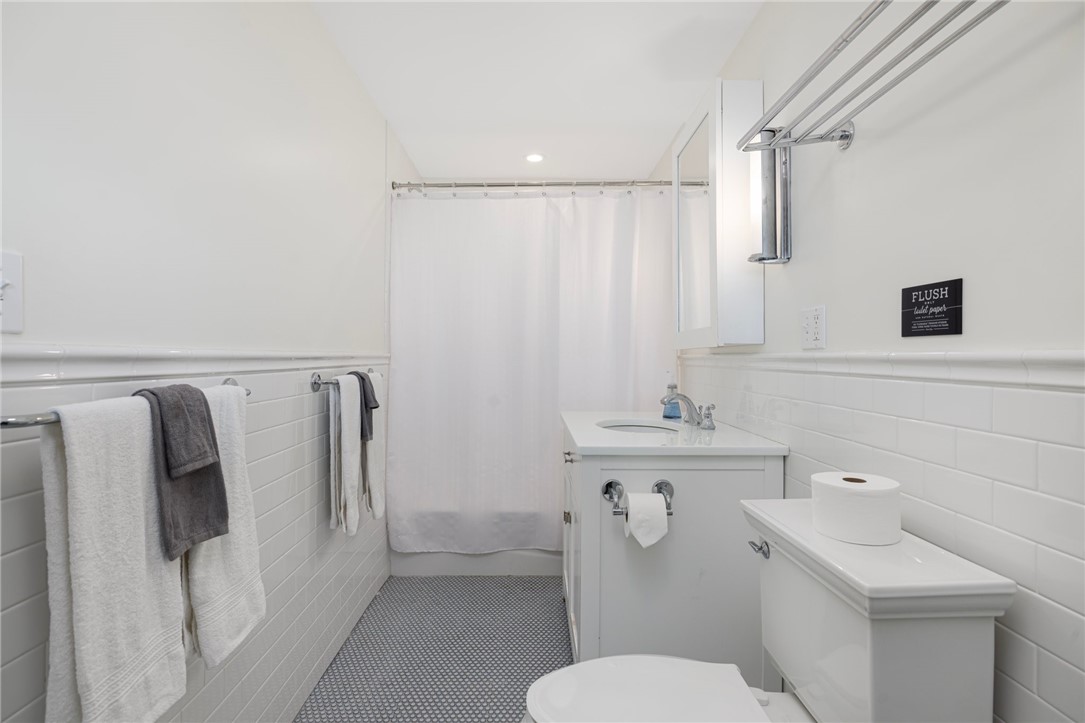 21 Ocean Heights Road Newport, RI 02840 - Photo 23 of 41