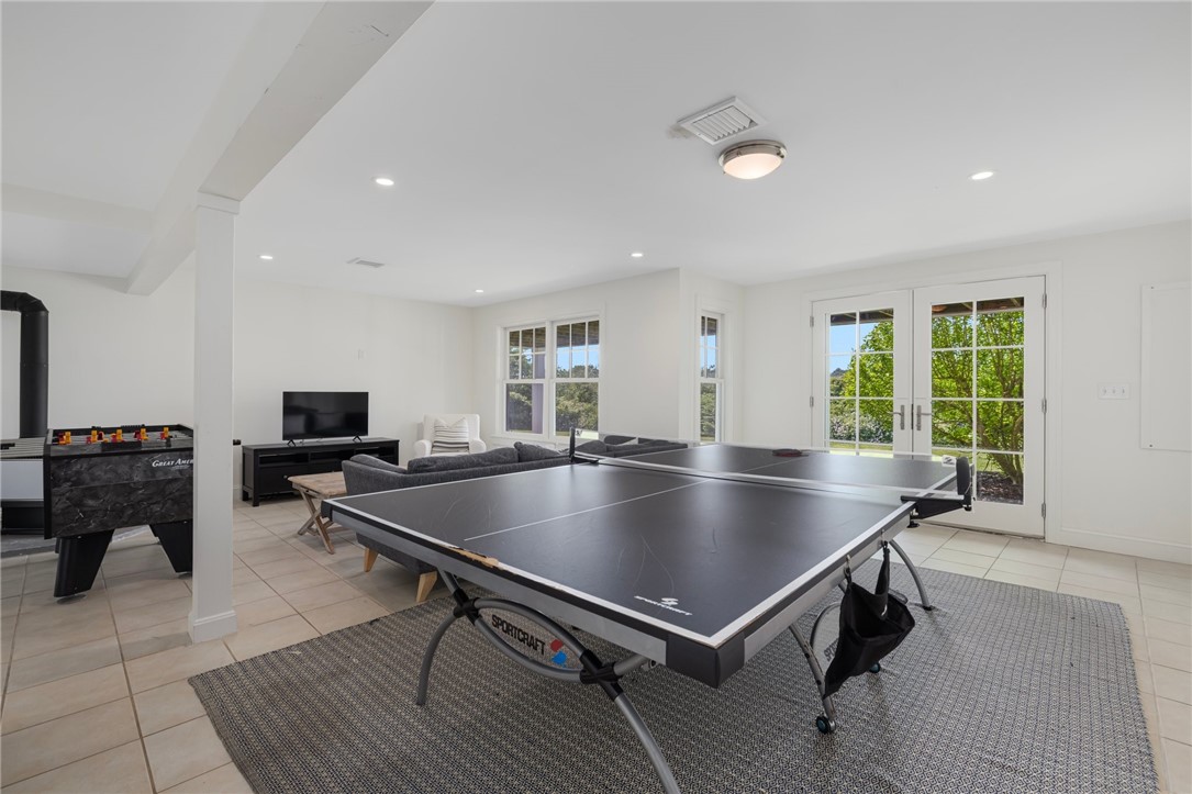 21 Ocean Heights Road Newport, RI 02840 - Photo 31 of 41