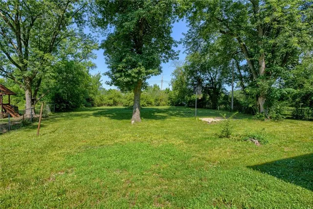 $174,900 | 18802 South Lakeside Lane, Belton, MO 64012