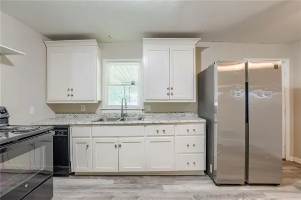 $159,000 | 18802 South Lakeside Lane, Belton, MO 64012