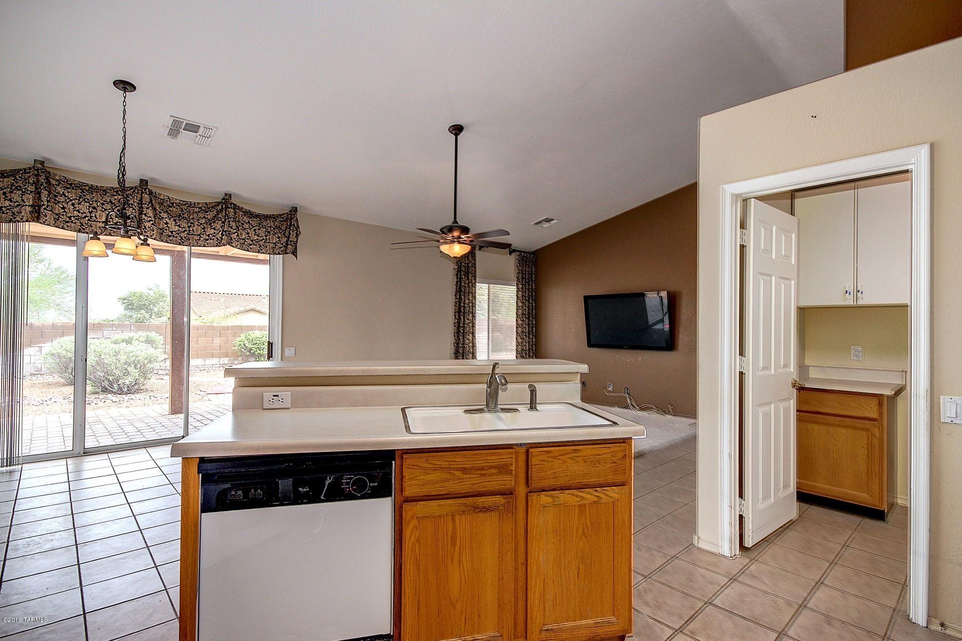 9931 East Island Sun Road Tucson, AZ 85748 - Photo 11 of 30