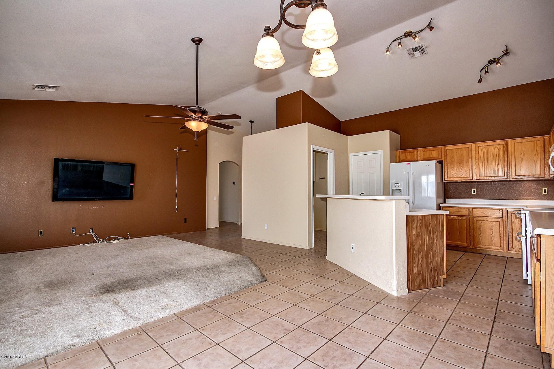 9931 East Island Sun Road Tucson, AZ 85748 - Photo 8 of 30