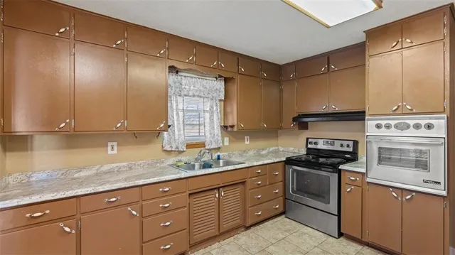 $225,000 | 1609 North 64th Drive, Kansas City, KS 66102