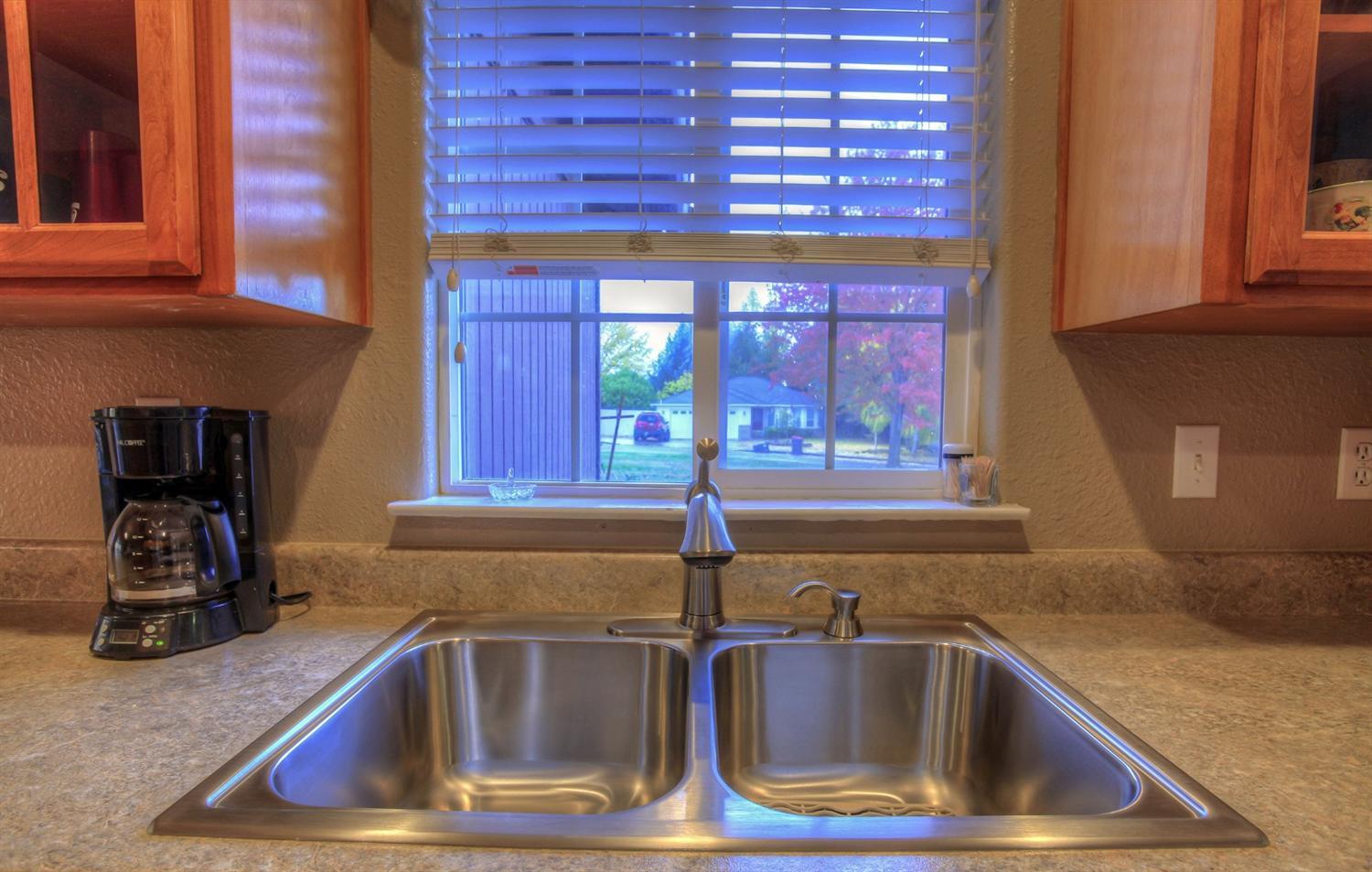 2425 Bell Court Medford, OR 97504 - Photo 16 of 34 Additional Photo