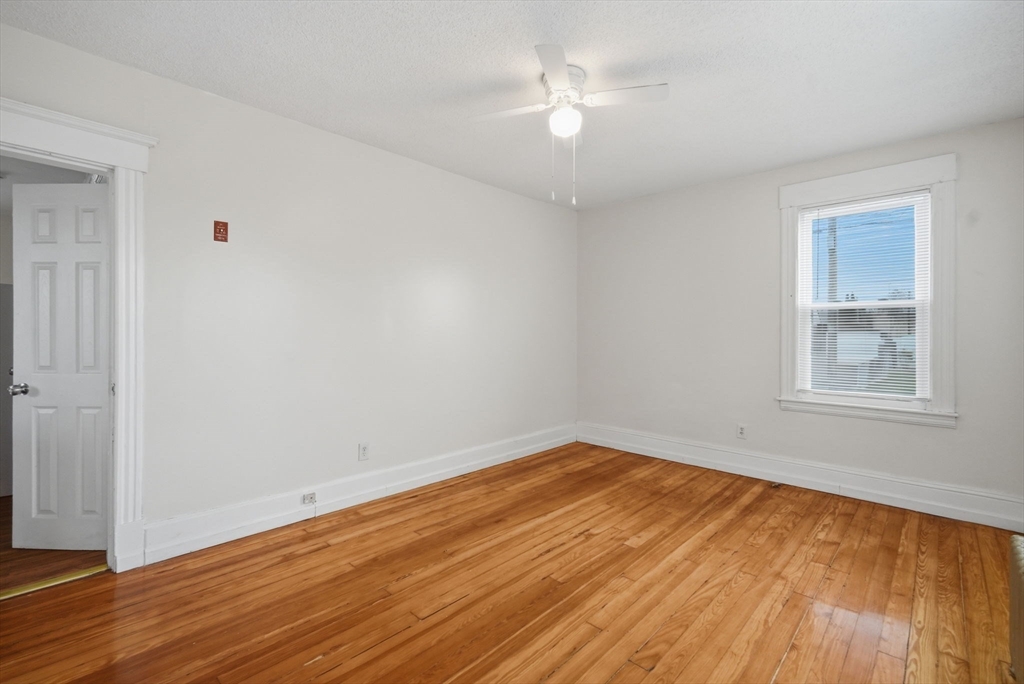 39 Baldwin Street West Springfield, MA 01089 - Photo 13 of 35