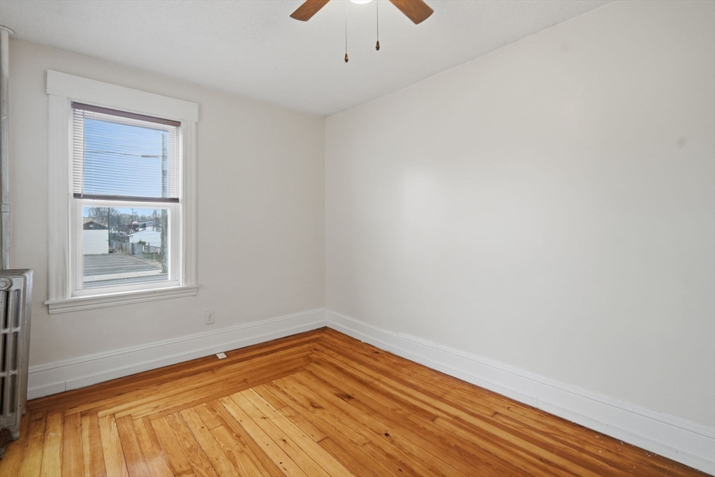 39 Baldwin Street West Springfield, MA 01089 - Photo 16 of 35