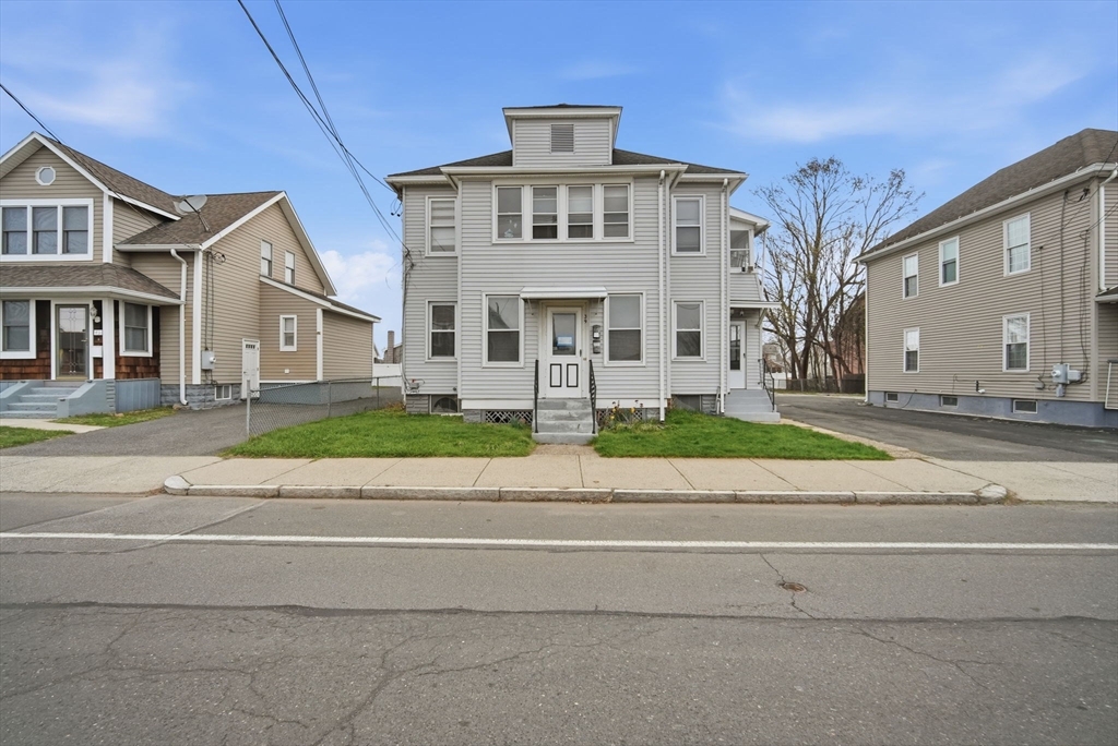 39 Baldwin Street West Springfield, MA 01089 - Photo 2 of 35