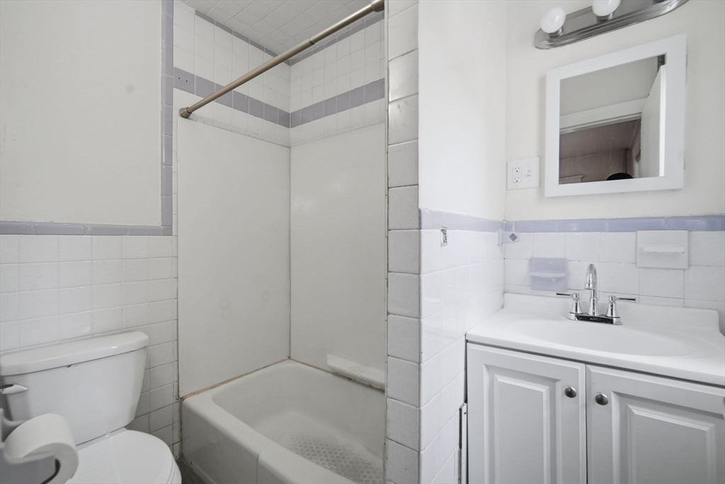 39 Baldwin Street West Springfield, MA 01089 - Photo 22 of 35