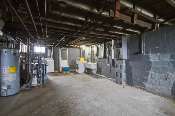 $385,000 | 39 Baldwin Street, West Springfield, MA 01089