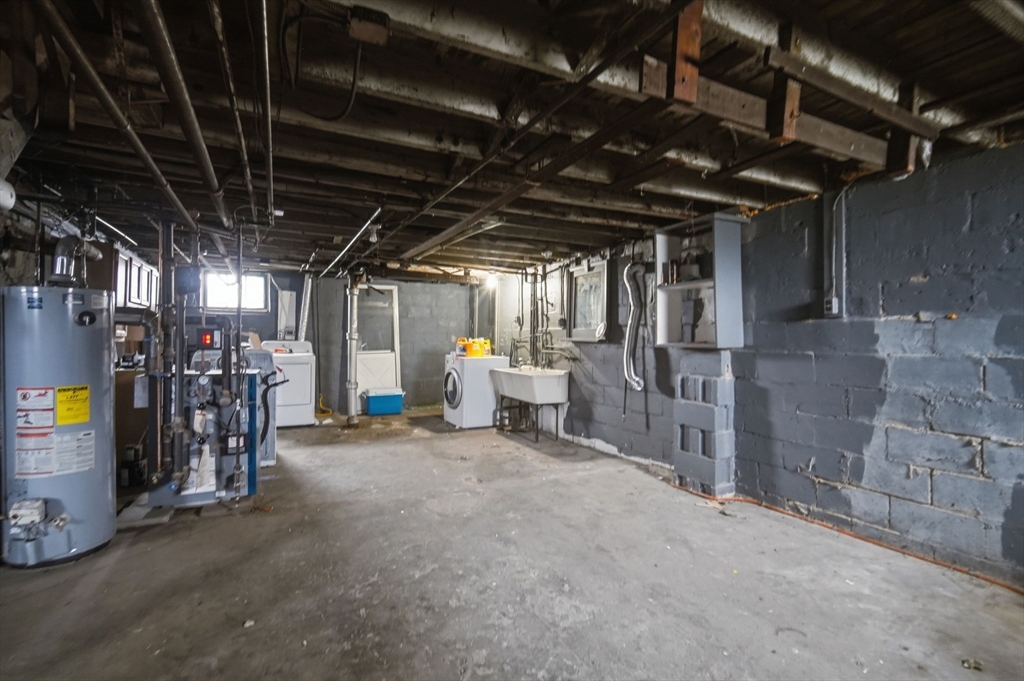 39 Baldwin Street West Springfield, MA 01089 - Photo 29 of 35