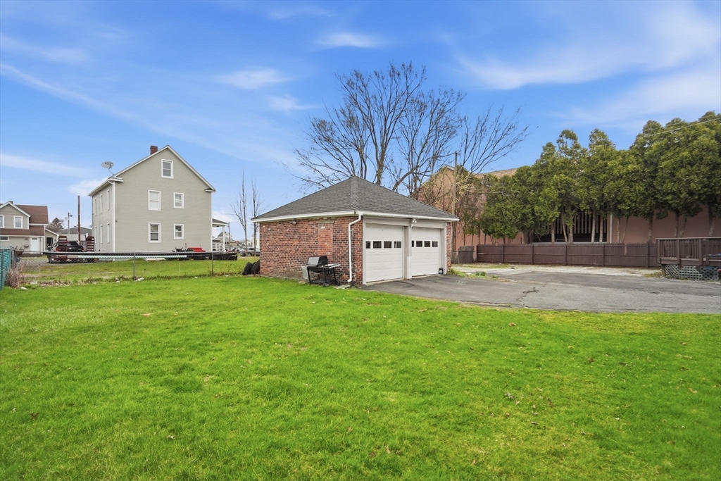 39 Baldwin Street West Springfield, MA 01089 - Photo 32 of 35