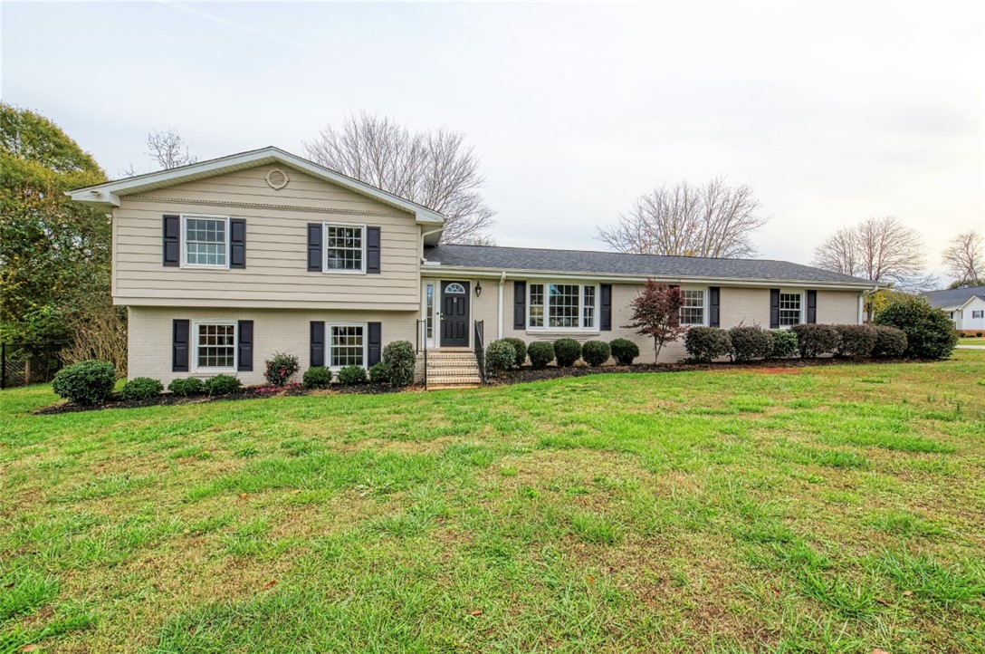 200 Altamont Court Anderson, SC 29621 - Photo 1 of 32 Gallery Image 1