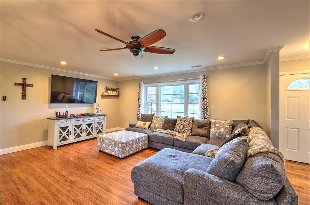 200 Altamont Court Anderson, SC 29621 - Photo 6 of 32 Gallery Image 6
