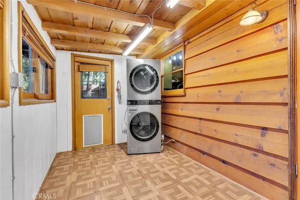 $2,100 | 53570 Marian View Drive, Idyllwild, CA 92549