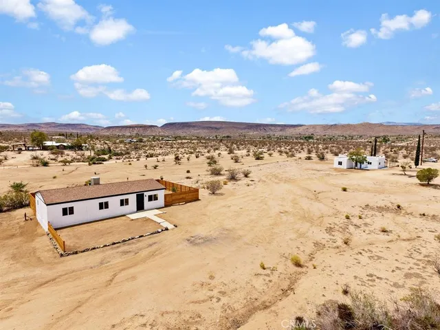 $460,000 | 1266 Cambria Avenue, Unit U12, Yucca Valley, CA 92284