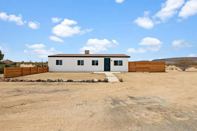 $460,000 | 1266 Cambria Avenue, Unit U12, Yucca Valley, CA 92284