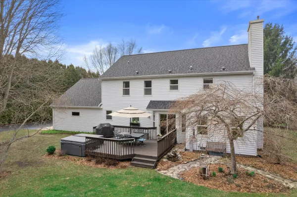 $624,900 | W254-s7310 Glenview Drive, Waukesha, WI 53189