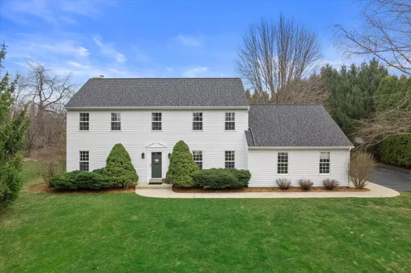 $624,900 | W254-s7310 Glenview Drive, Waukesha, WI 53189