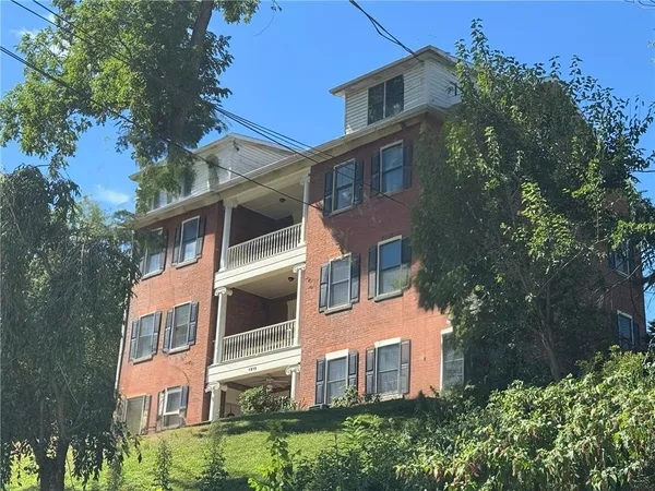 $189,999 | 1319 Riverside Drive, Unit 400, Beaver, PA 15009