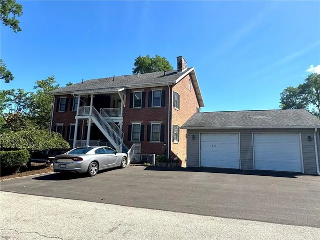 $189,999 | 1319 Riverside Drive, Unit 400, Beaver, PA 15009