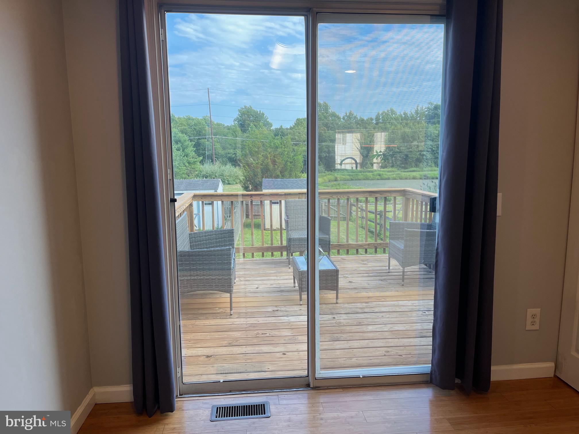 175 Darling Street Newark, DE 19702 - Photo 15 of 17 Slider to rear deck