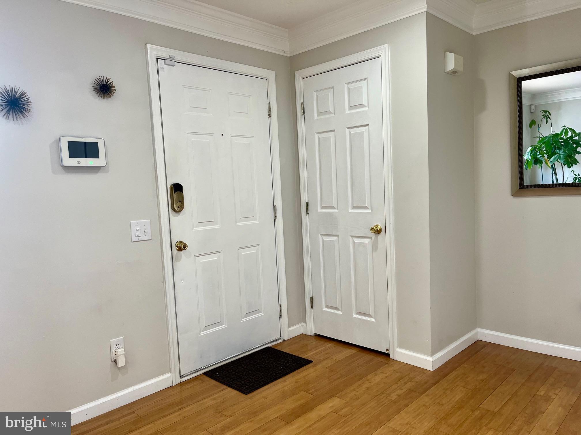 175 Darling Street Newark, DE 19702 - Photo 2 of 17 Foyer