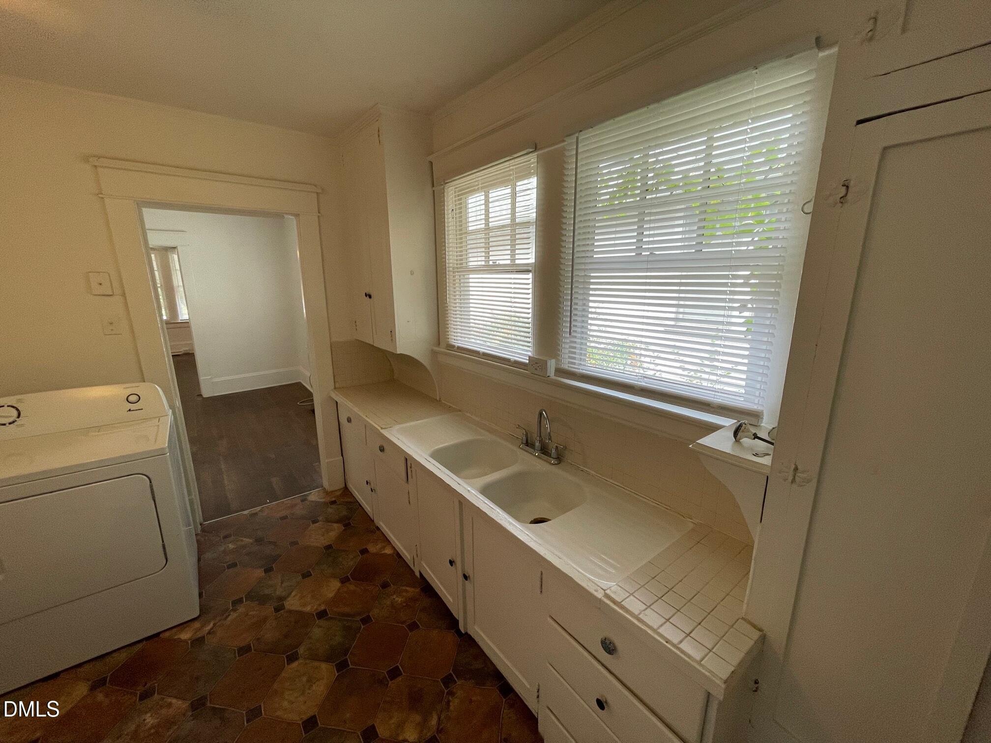 404 Chamberlain Street, Unit A Raleigh, NC 27607 - Photo 6 of 12 IMG_4049