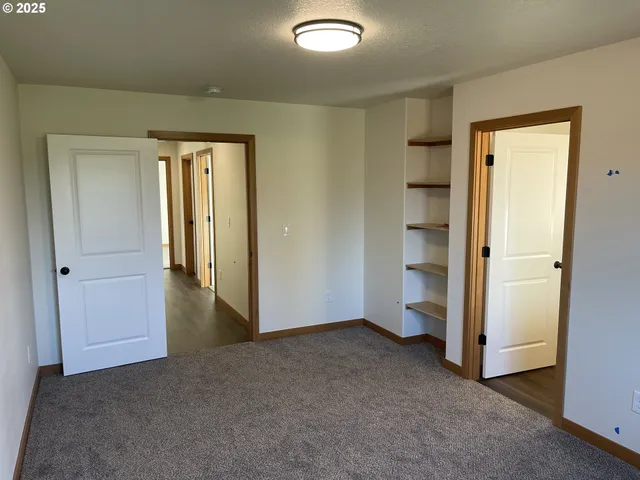 $429,000 | 300 North Jellison Street, Amity, OR 97101