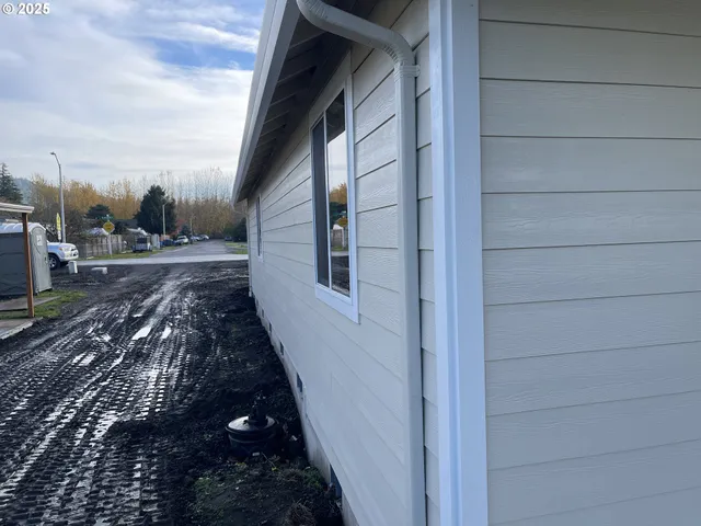 $429,000 | 300 North Jellison Street, Amity, OR 97101