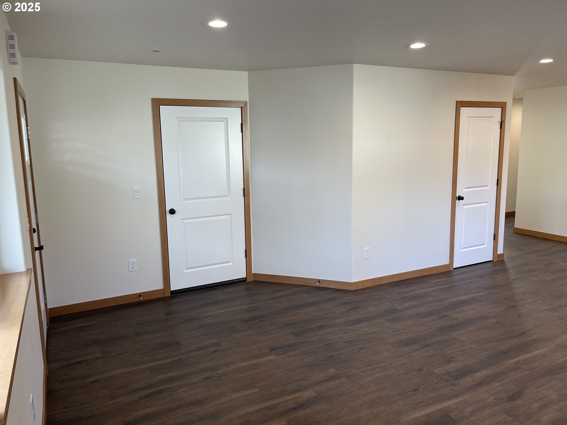 300 North Jellison Street Amity, OR 97101 - Photo 8 of 31