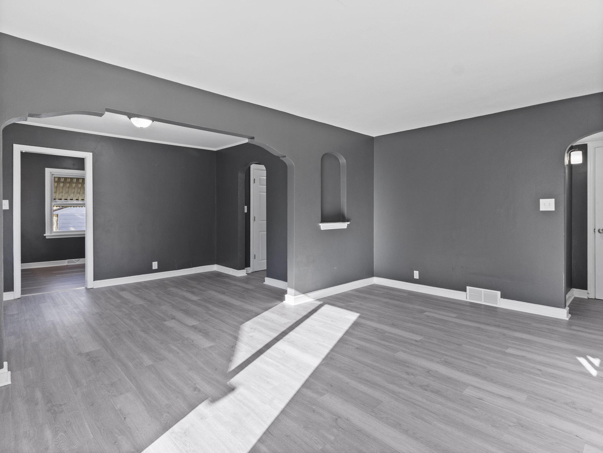 5045 North 25th Street Milwaukee, WI 53209 - Photo 11 of 34 9-web-or-mls-IMG_9112