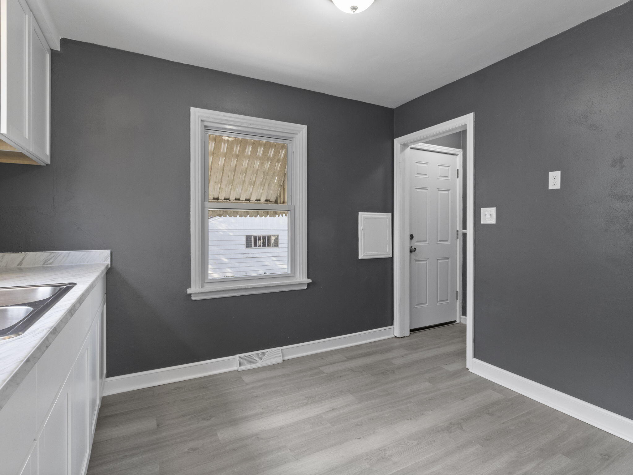 5045 North 25th Street Milwaukee, WI 53209 - Photo 15 of 34 24-web-or-mls-IMG_9163