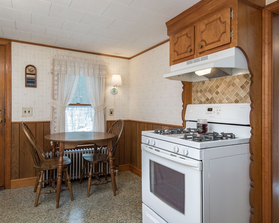 85 Foster Road Tewksbury, MA 01876 - Photo 5 of 22 Gallery Image 5