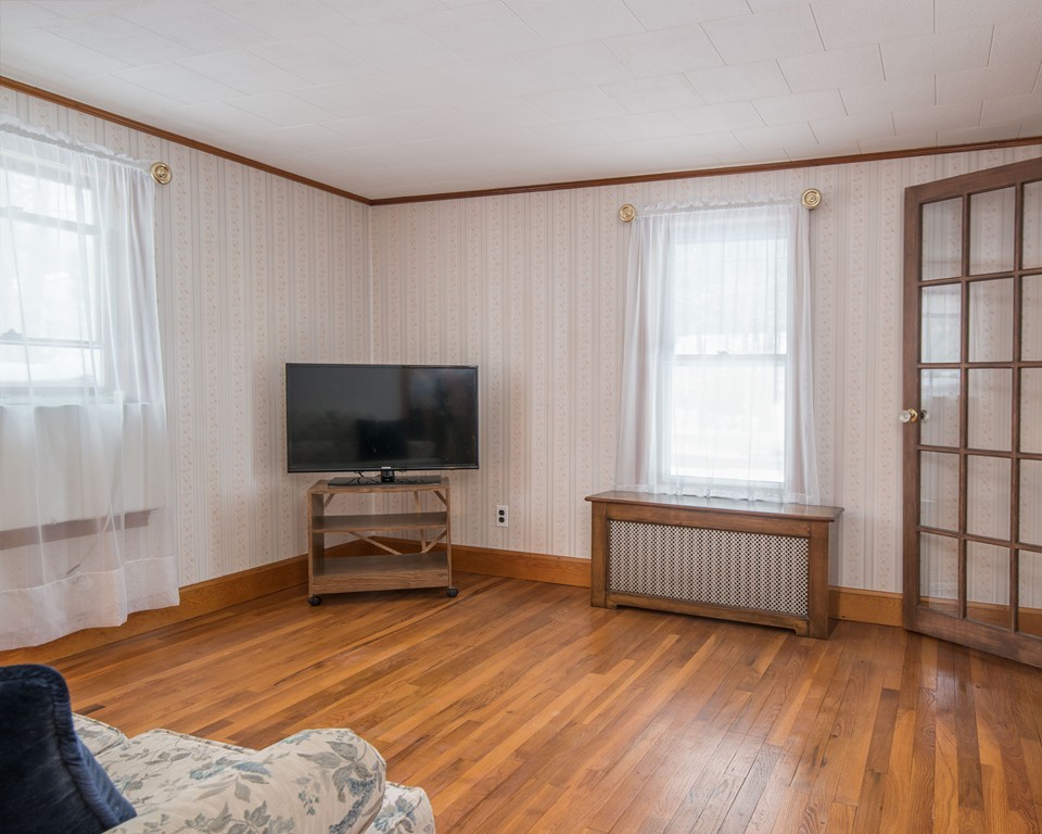 85 Foster Road Tewksbury, MA 01876 - Photo 10 of 22 Gallery Image 10