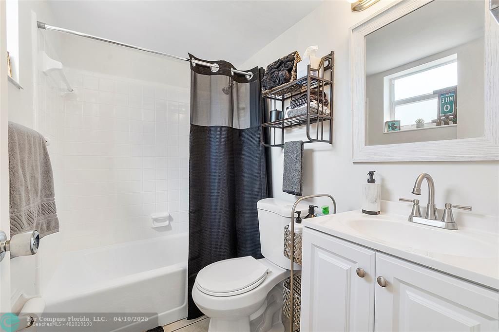 3230 Northeast 13th Street, Unit 102 Pompano Beach, FL 33062 - Photo 11 of 48