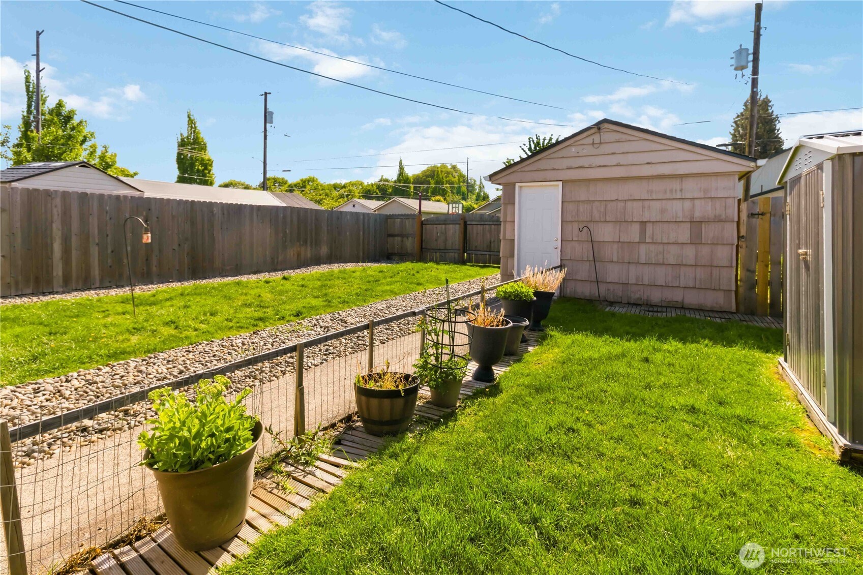 356 28th Avenue Longview, WA 98632 - Photo 23 of 24 a house view with a garden space