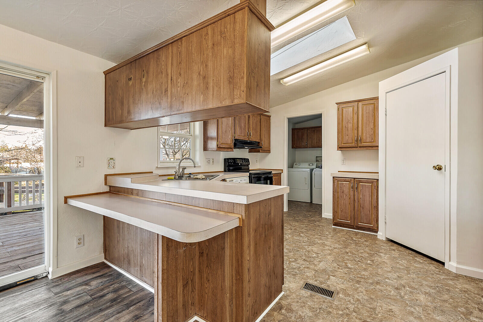 6352 Harold Road Central Point, OR 97502 - Photo 7 of 29 19_HR_19_mls