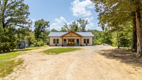 $319,900 | 395 West Drive, Savannah, TN 38372