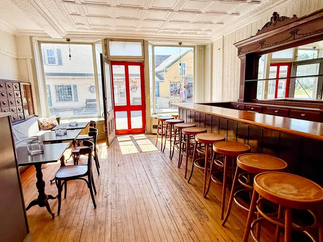 $649,000 | 64 Main Street, Vinalhaven, ME 04863