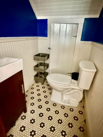 $649,000 | 64 Main Street, Vinalhaven, ME 04863