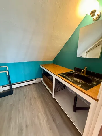 $649,000 | 64 Main Street, Vinalhaven, ME 04863