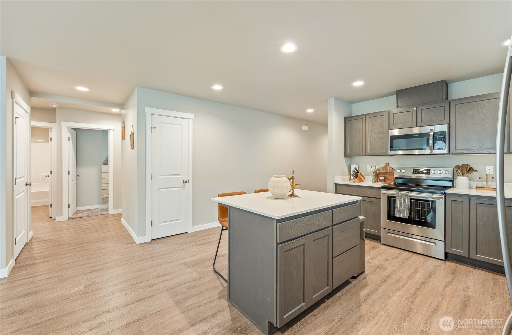 2205 Southeast Marlette Road East Wenatchee, WA 98802 - Photo 13 of 29 a kitchen with a sink stove and refrigerator