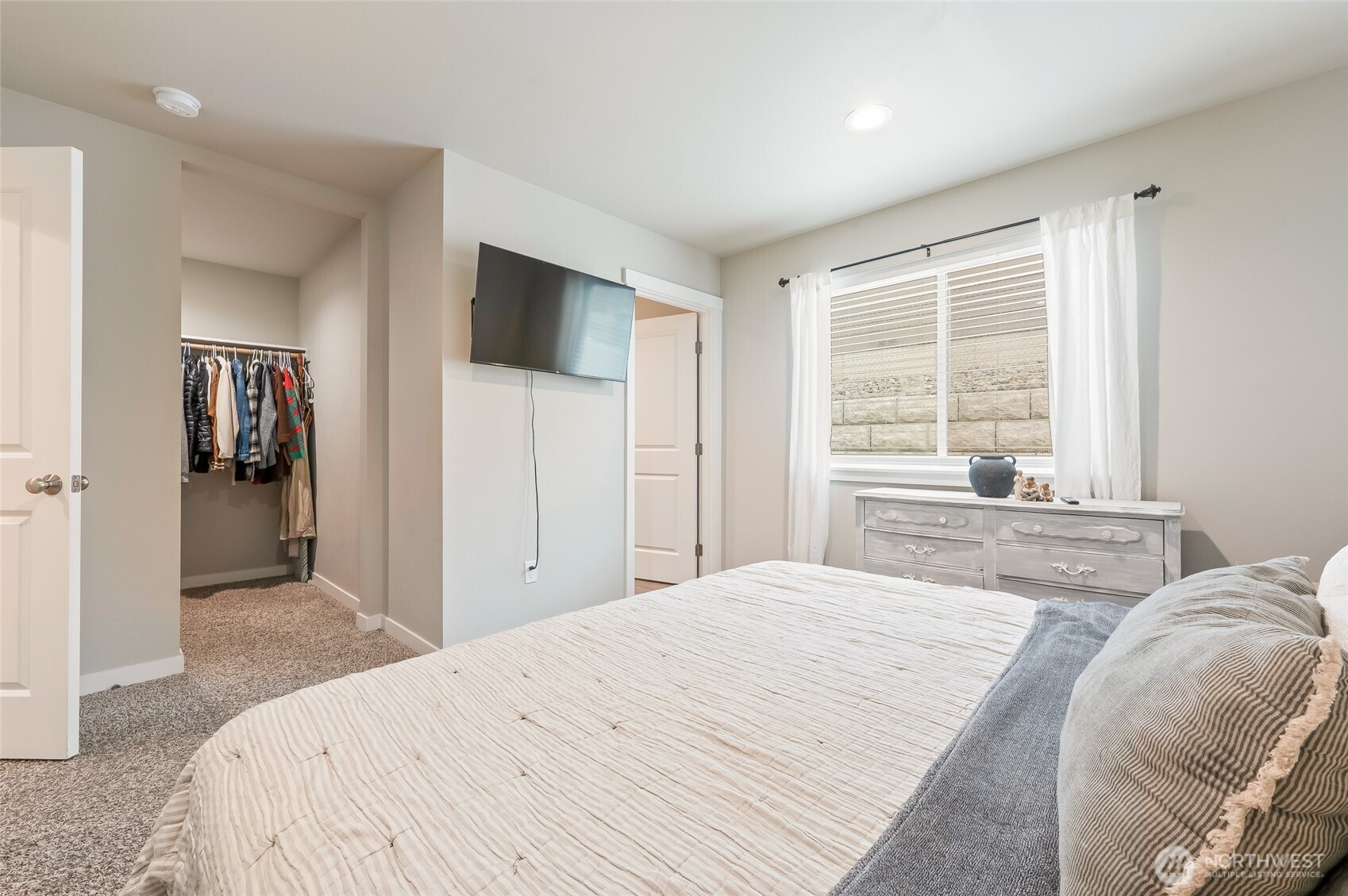 2205 Southeast Marlette Road East Wenatchee, WA 98802 - Photo 15 of 29 a bedroom with a bed and a window