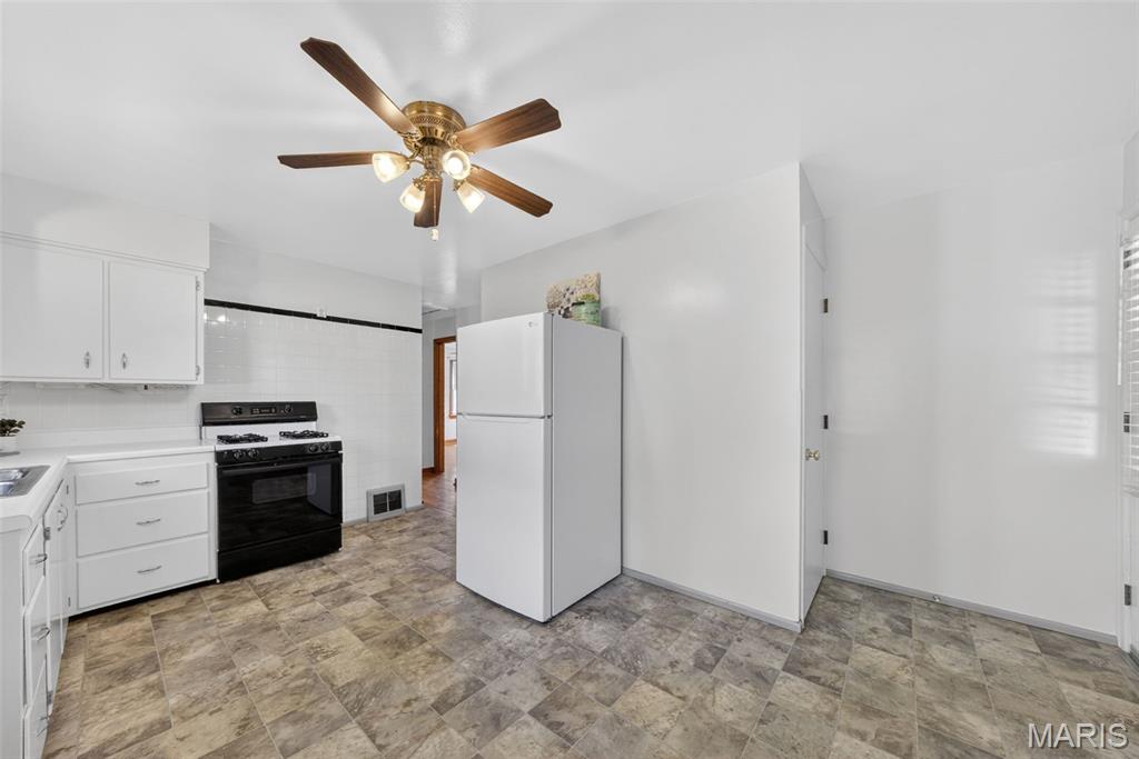3909 Shackelford Road Florissant, MO 63034 - Photo 19 of 44